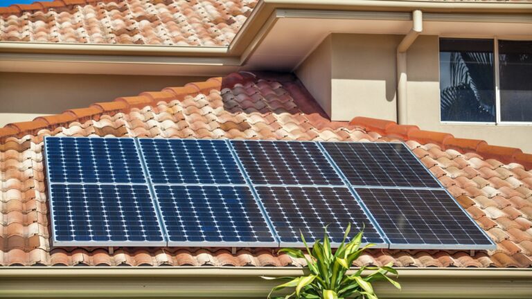 panneaux solaires pour une maison de 50m2