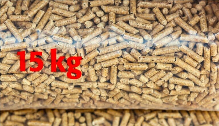 bags of fifteen kilogramsof wood pellets