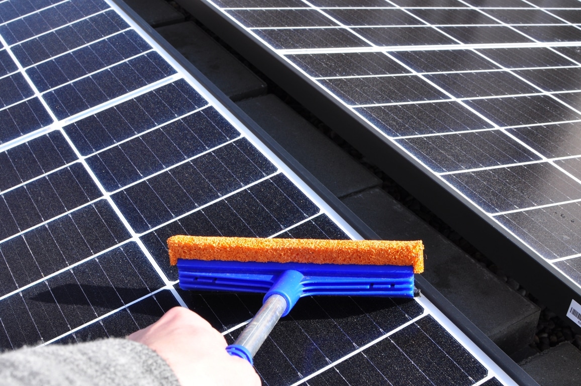 cleaning solar panels with a wiper 2022 11 02 18 04 13 utc