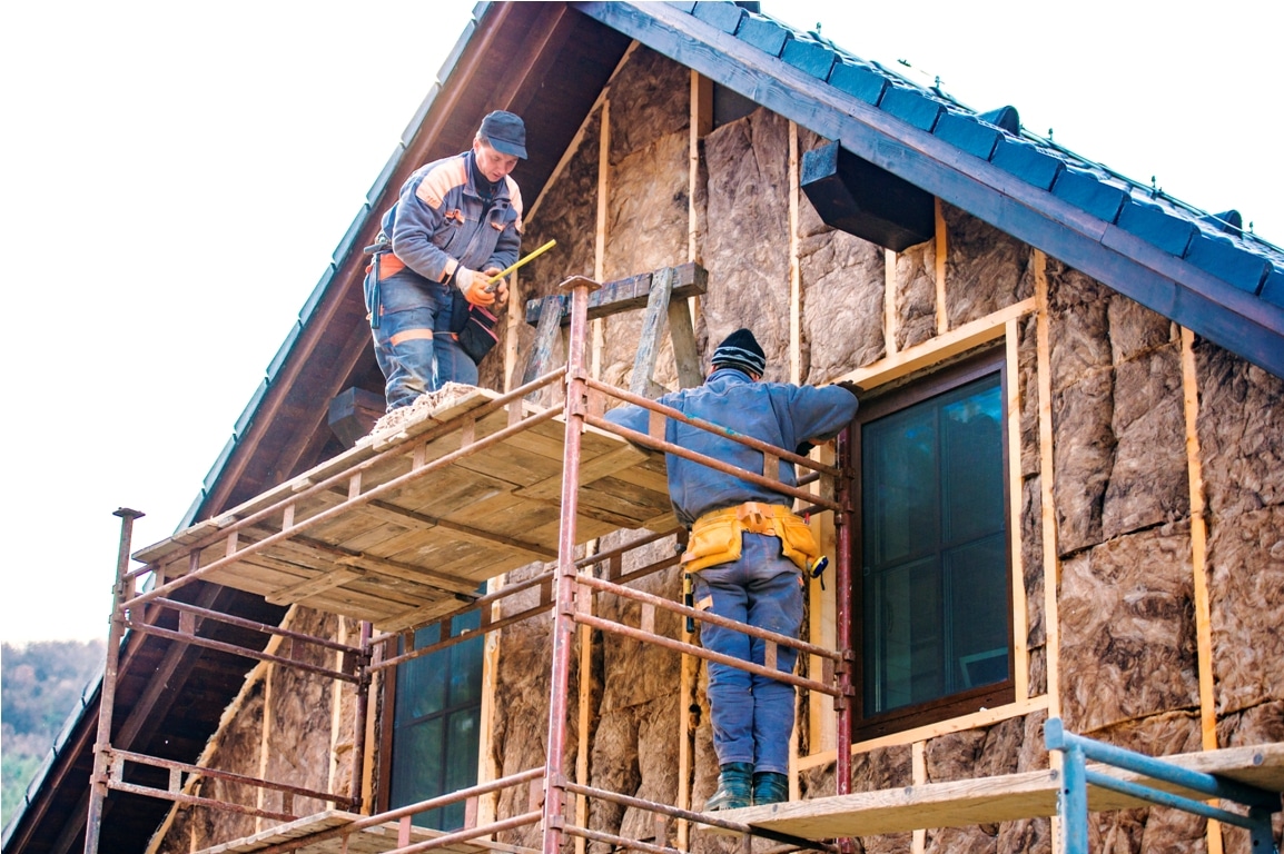 construction workers thermally insulating house fa 2021 08 26 12 08 26 utc