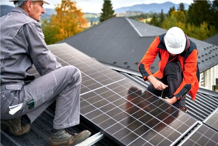 technicians installing photovoltaic solar panels o 2023 09 29 17 19 36 utc (1)