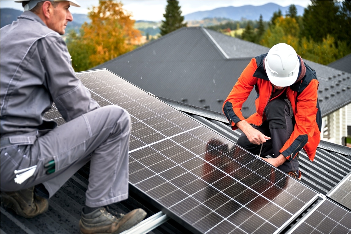 technicians installing photovoltaic solar panels o 2023 09 29 17 19 36 utc (1)