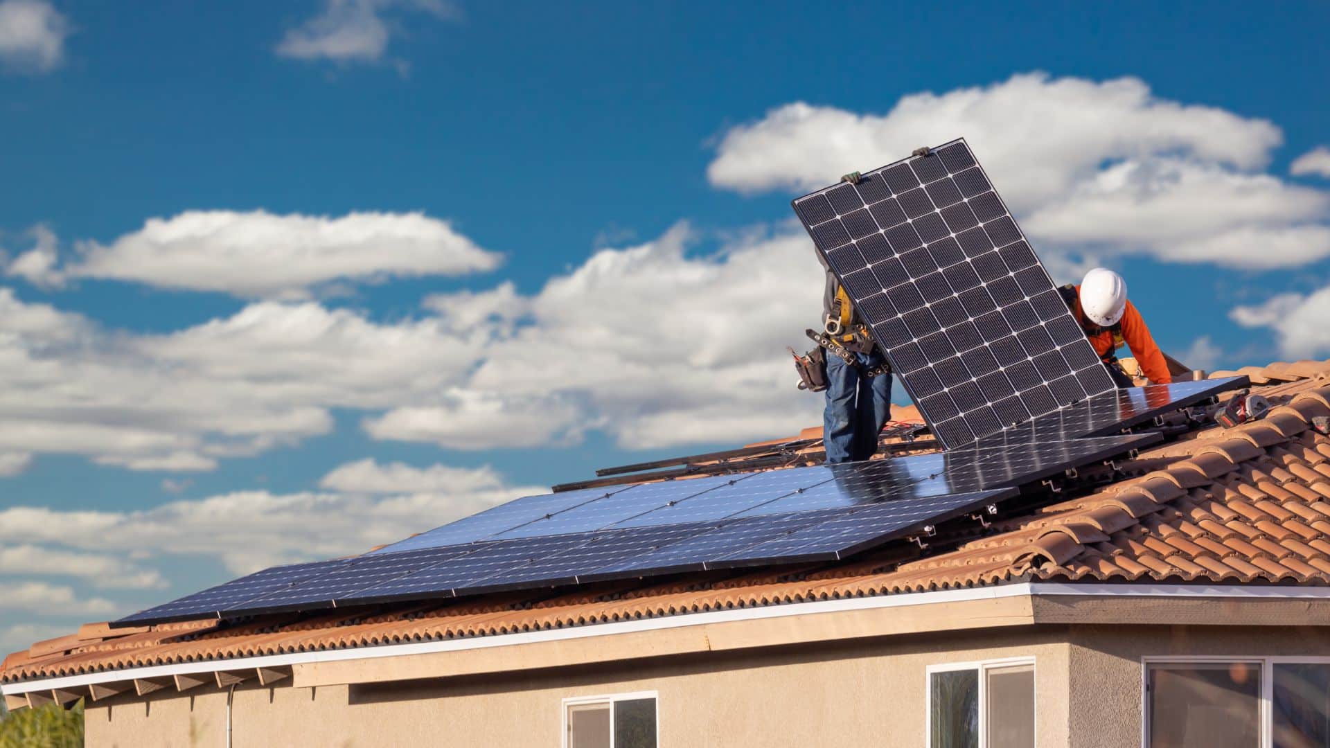 comment trouver le bon prix pour vos panneaux solaires en toiture