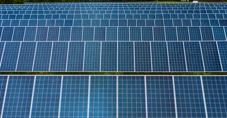 économisez sur votre générateur solaire avec nos solutions innovantes de génération d'énergie renouvelable.