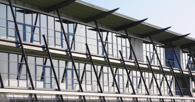 découvrez les avantages de l'énergie solaire et son impact positif sur l'environnement avec notre gamme de solutions innovantes pour l'énergie solaire.